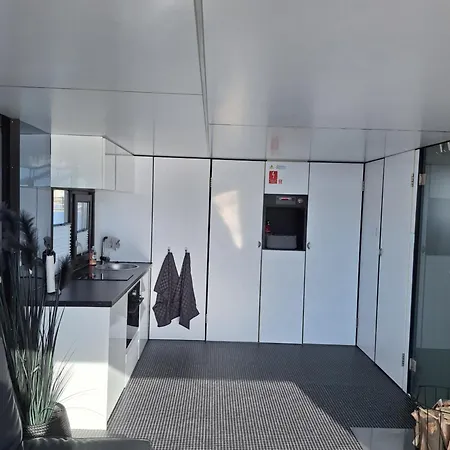 Houseboat Of Grimm * フェーマルン